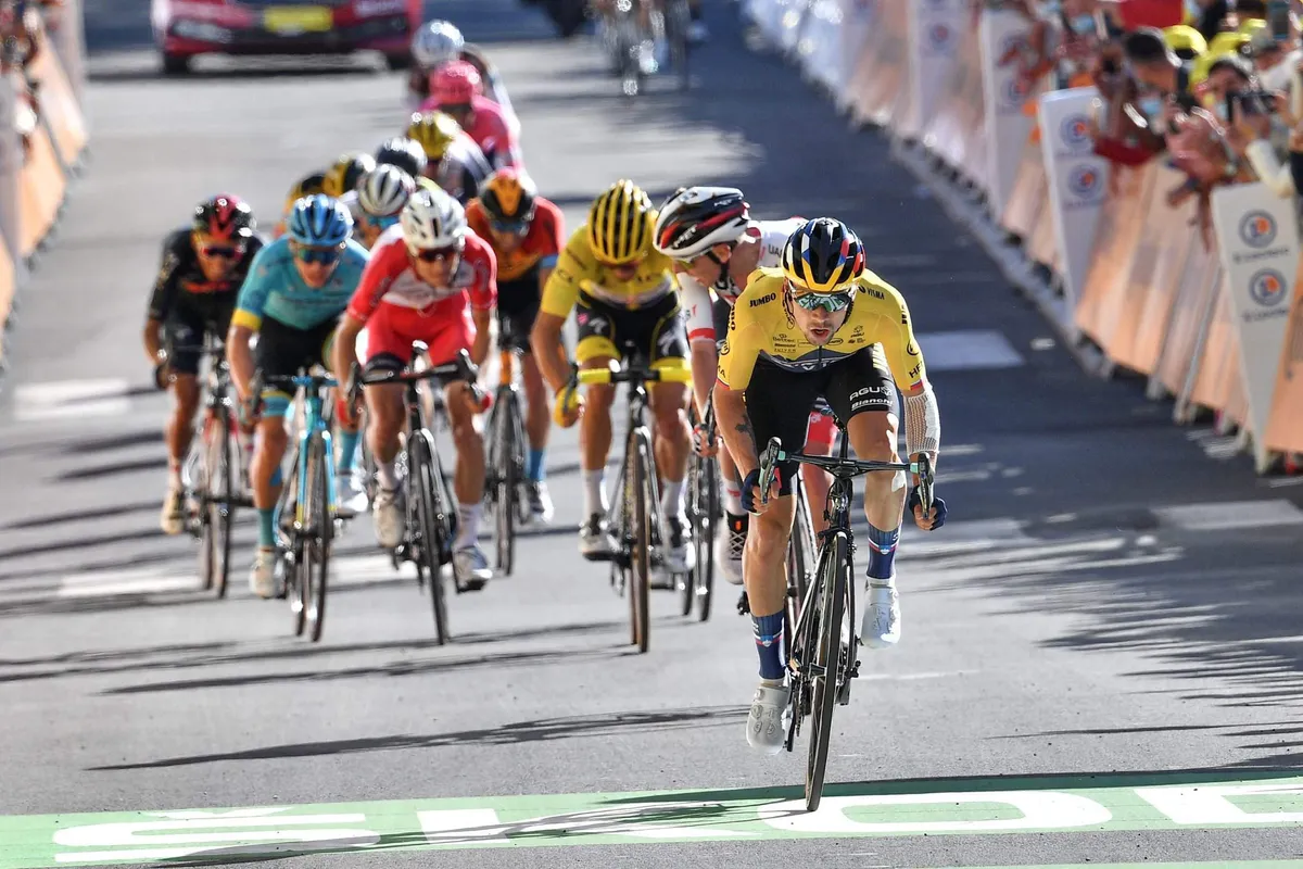 Primoz Roglic về nhất chặng 4 Tour de France 2020 - Ảnh 1. Primoz Roglic về nhất chặng 4 Tour de France 2020 - Ảnh 1.