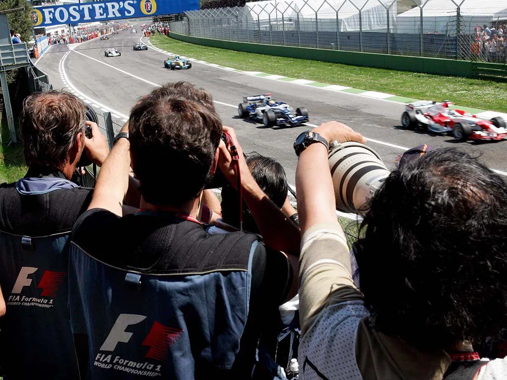 Trường đua Imola cho phép khán giả được theo dõi chặng đua F1 - Ảnh 1. Trường đua Imola cho phép khán giả được theo dõi chặng đua F1 - Ảnh 1.