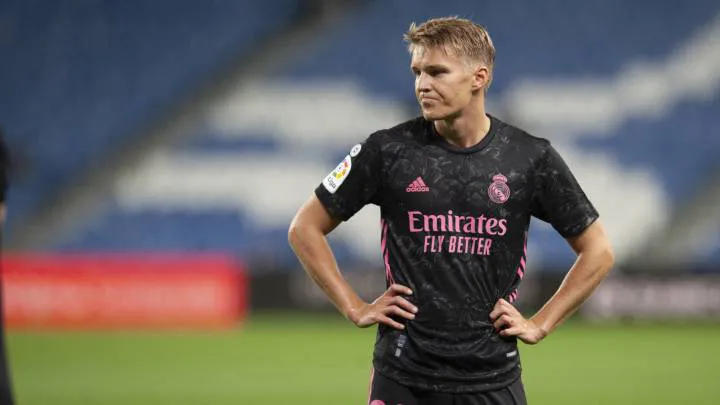 Real Madrid hết hồn vì COVID-19 - Ảnh 1. Real Madrid hết hồn vì COVID-19 - Ảnh 1.
