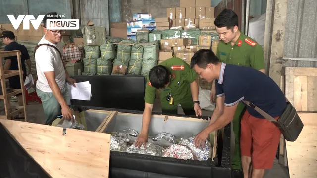 Triệt ph&aacute; đường d&acirc;y bu&ocirc;n lậu từ Trung Quốc v&agrave;o TP.HCM qua cảng C&aacute;t L&aacute;i - Ảnh 2.