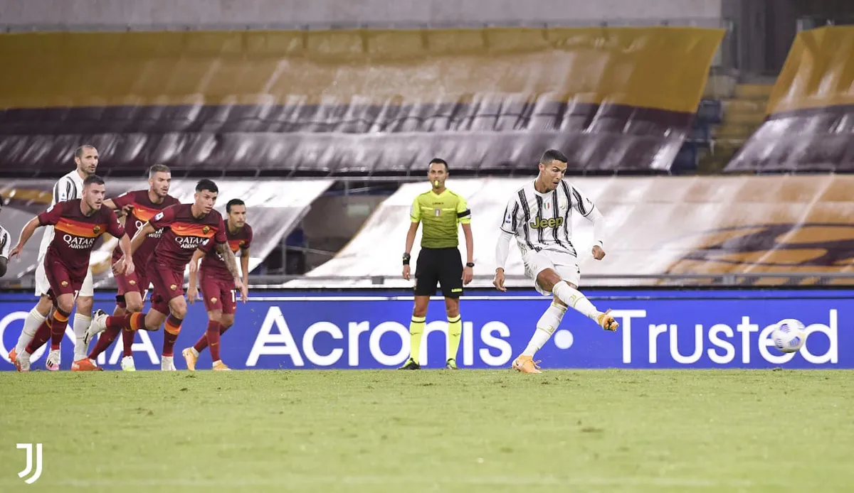Roma 2-2 Juventus: Ronaldo lập cú đúp, Juventus ngược dòng trong thế thiếu người - Ảnh 2. Roma 2-2 Juventus: Ronaldo lập cú đúp, Juventus ngược dòng trong thế thiếu người - Ảnh 2.