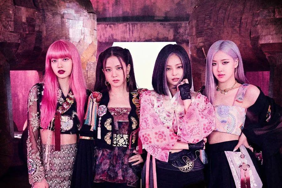 Vượt qua Camila Cabello, BLACKPINK lại có kỷ lục YouTube mới - Ảnh 2.