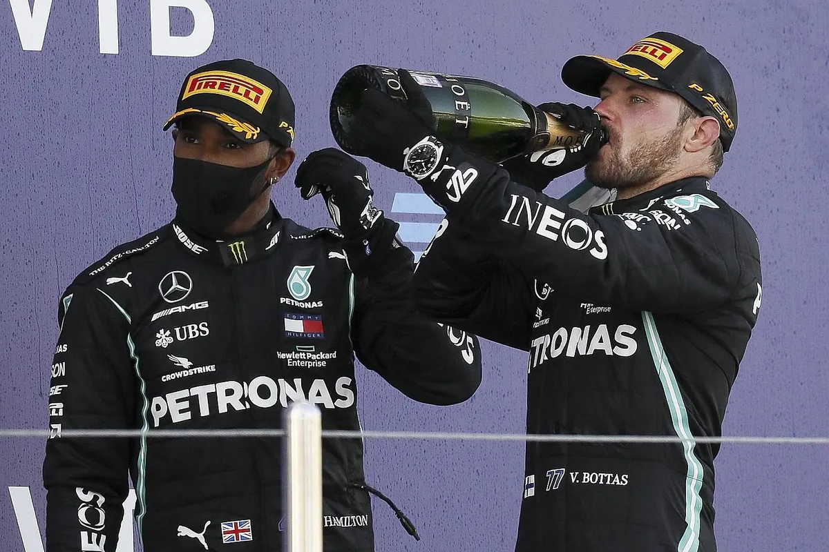 Vì sao Lewis Hamilton bị phạt 10 giây tại GP Nga? - Ảnh 5. Vì sao Lewis Hamilton bị phạt 10 giây tại GP Nga? - Ảnh 5.