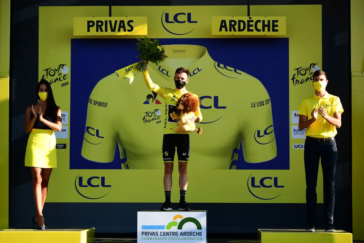 Julian Alaphilippe bị tước áo vàng sau chặng 5 Tour de France 2020 - Ảnh 4. Julian Alaphilippe bị tước áo vàng sau chặng 5 Tour de France 2020 - Ảnh 4.