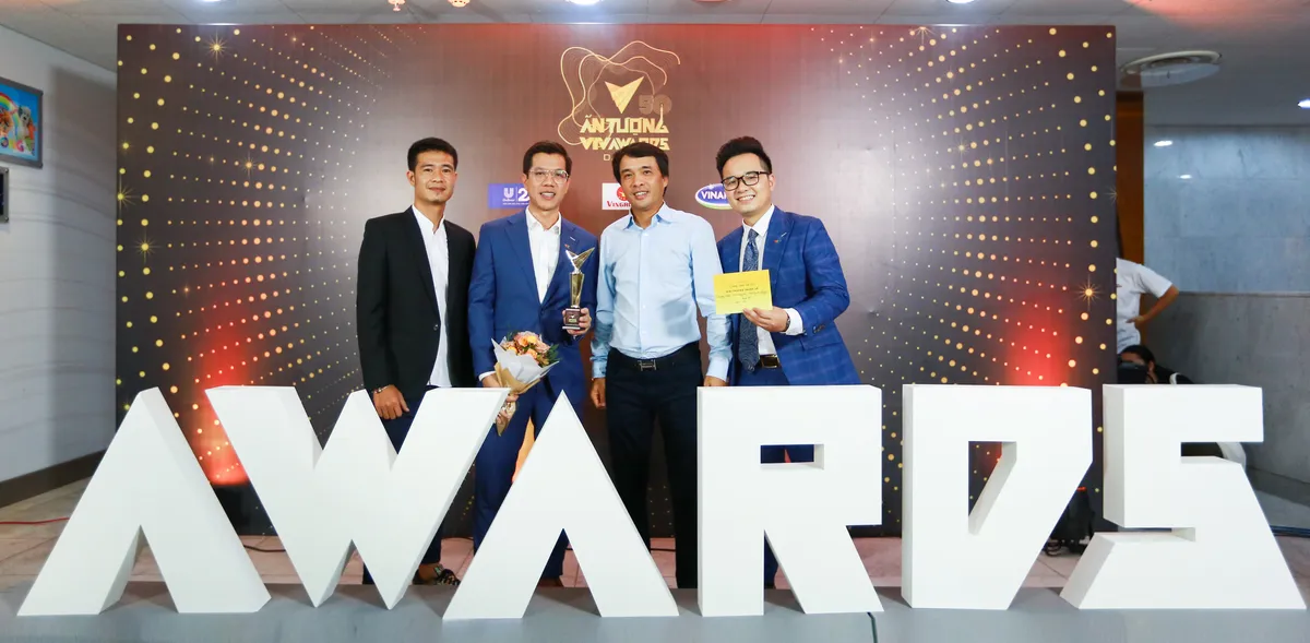 VTV Awards 2020: Park Hang-seo: Những câu chuyện chưa kể giành giải thưởng Chương trình của năm - Ảnh 2. VTV Awards 2020: Park Hang-seo: Những câu chuyện chưa kể giành giải thưởng Chương trình của năm - Ảnh 2.