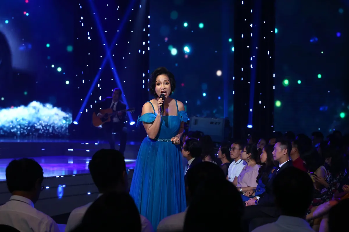 Lắng đọng với tiết mục của Mỹ Linh - Tùng Dương tại VTV Awards 2020 - Ảnh 7.