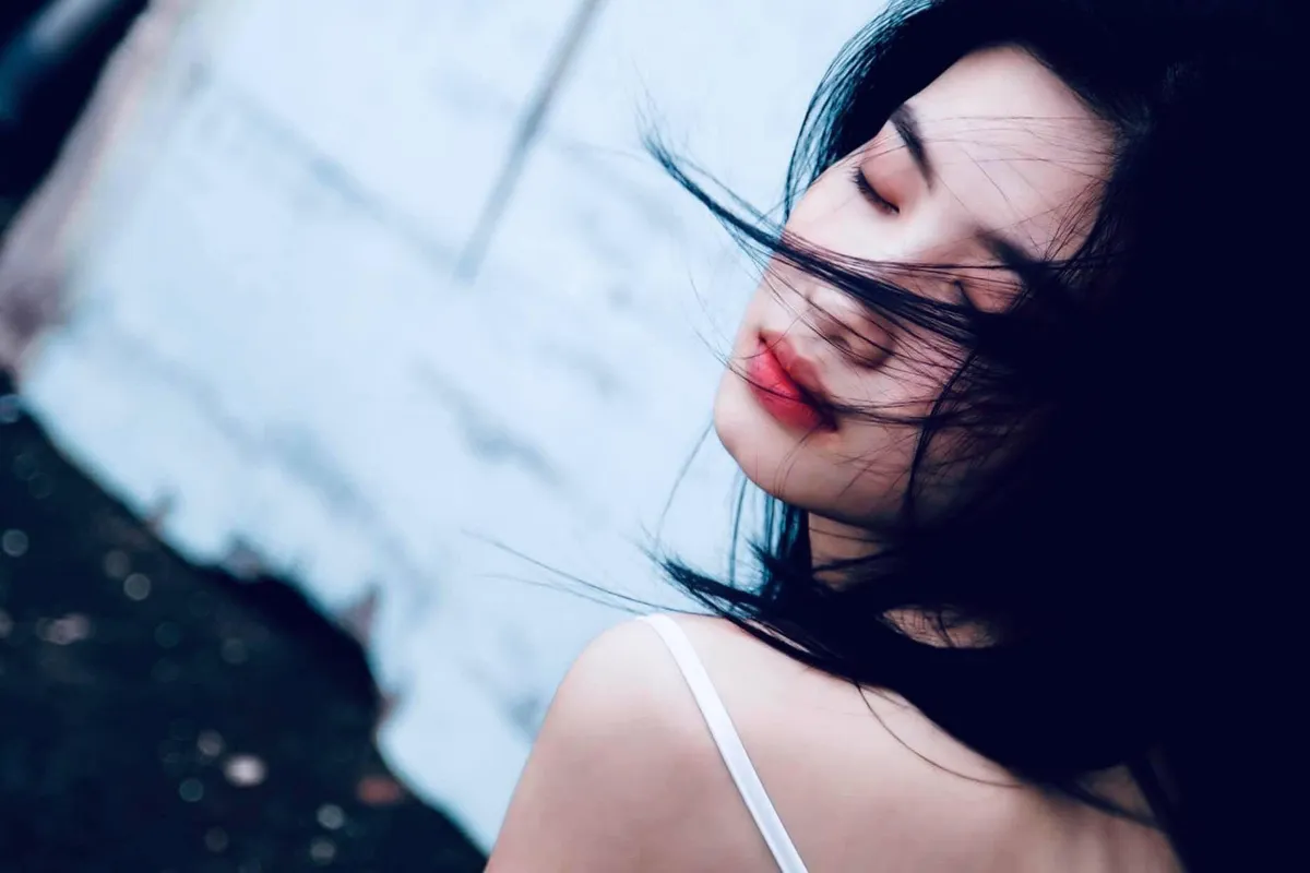 Ngắm vẻ ngoài bốc lửa của diễn viên Thúy Nga Cát đỏ - Ảnh 7.