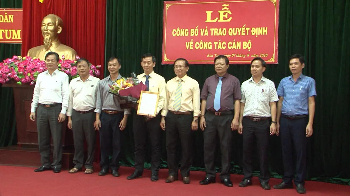 Bổ nhiệm, chuẩn y nhân sự 5 tỉnh thành - Ảnh 2.