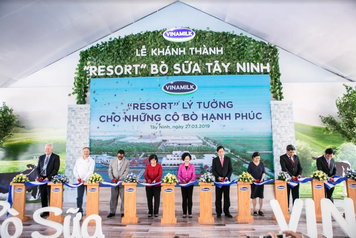 Hệ thống trang trại bò sữa Vinamilk đạt mức tăng trưởng ấn tượng - Ảnh 2. Hệ thống trang trại bò sữa Vinamilk đạt mức tăng trưởng ấn tượng - Ảnh 2.