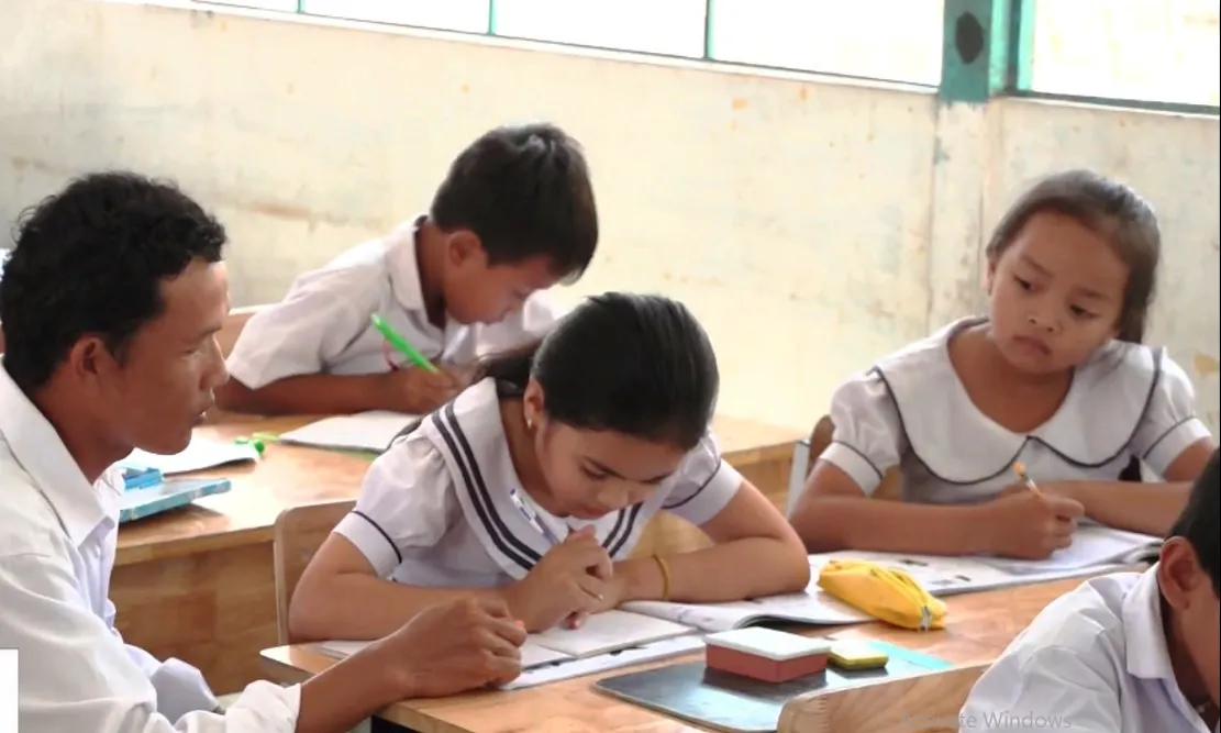 Những bước tiến d&agrave;i từ v&ugrave;ng trũng gi&aacute;o dục - Ảnh 1.