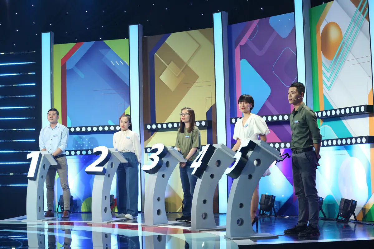 Nữ sinh RMIT bỏ về khi chơi gameshow do Lê Dương Bảo Lâm làm MC - Ảnh 1. Nữ sinh RMIT bỏ về khi chơi gameshow do Lê Dương Bảo Lâm làm MC - Ảnh 1.