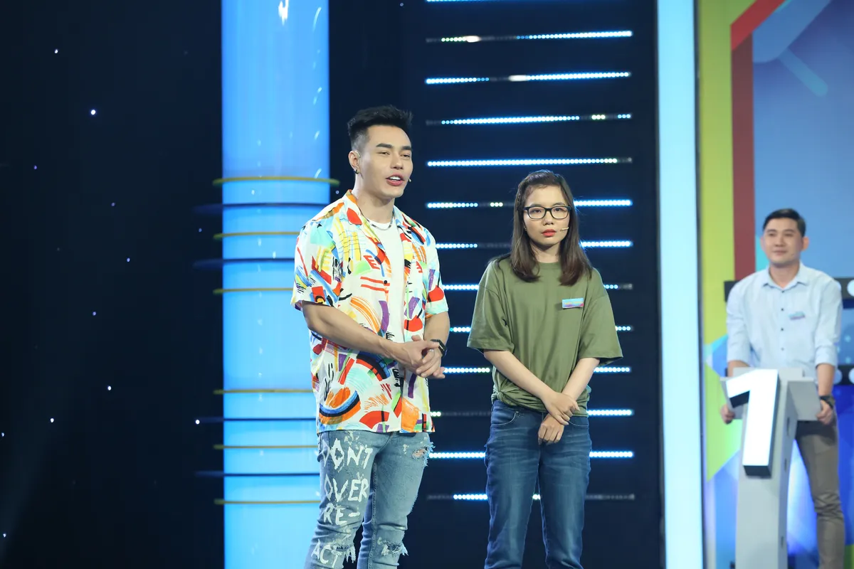 Nữ sinh RMIT bỏ về khi chơi gameshow do Lê Dương Bảo Lâm làm MC - Ảnh 2. Nữ sinh RMIT bỏ về khi chơi gameshow do Lê Dương Bảo Lâm làm MC - Ảnh 2.