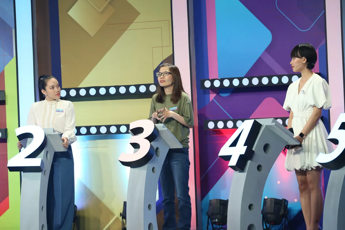 Nữ sinh RMIT bỏ về khi chơi gameshow do Lê Dương Bảo Lâm làm MC - Ảnh 3. Nữ sinh RMIT bỏ về khi chơi gameshow do Lê Dương Bảo Lâm làm MC - Ảnh 3.