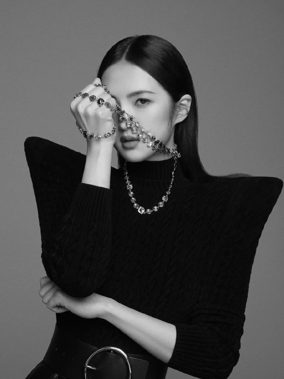 C&ocirc;ng ch&uacute;a nh&agrave; s&aacute;ng lập Huawei gia nhập Cbiz - Ảnh 1.