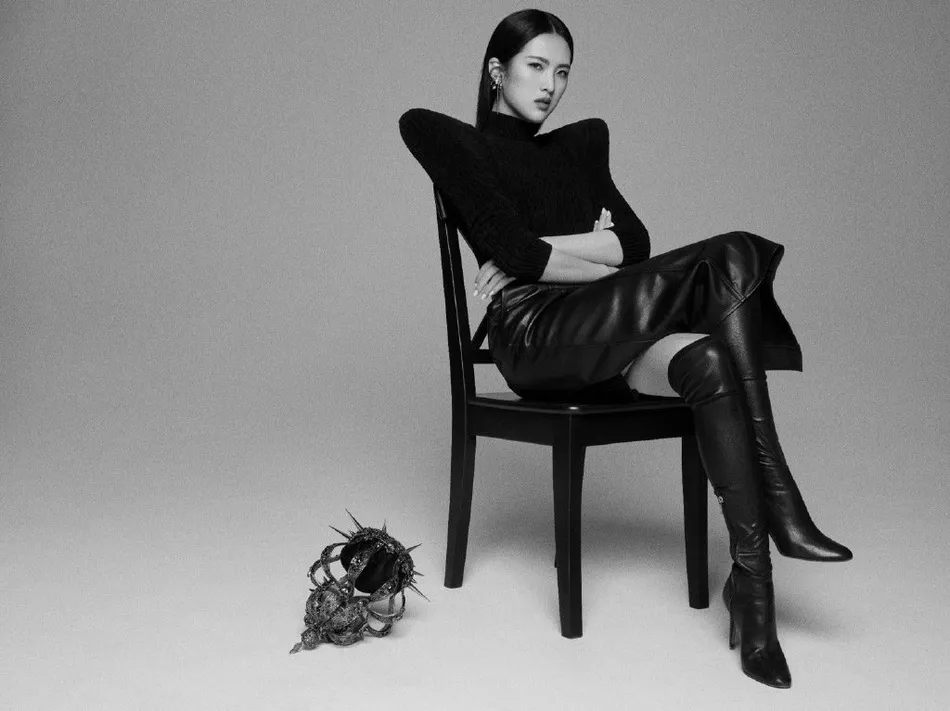 C&ocirc;ng ch&uacute;a nh&agrave; s&aacute;ng lập Huawei gia nhập Cbiz - Ảnh 3.