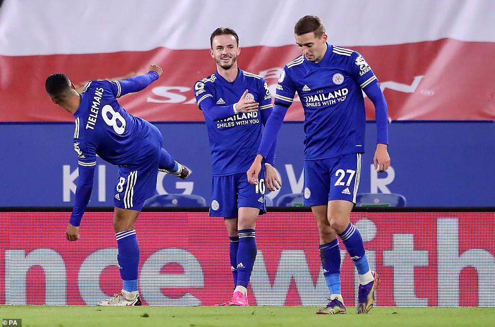 Leicester City 2-0 Southampton: Bầy Cáo lên ngôi nhì bảng - Ảnh 2. Leicester City 2-0 Southampton: Bầy Cáo lên ngôi nhì bảng - Ảnh 2.