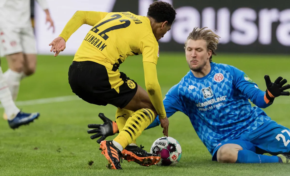 Dortmund 1-1 Mainz 05: Marco Reus đá hỏng phạt đền, Dortmund chia điểm tiếc nuối - Ảnh 5. Dortmund 1-1 Mainz 05: Marco Reus đá hỏng phạt đền, Dortmund chia điểm tiếc nuối - Ảnh 5.