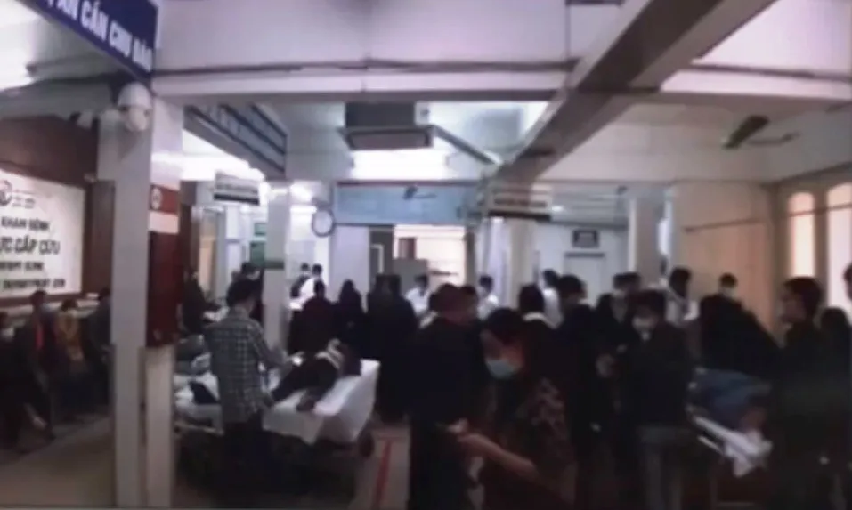 Hơn 200 ca cấp cứu tại Bệnh viện Hữu Nghị Việt Đức trong 2 ng&agrave;y nghỉ lễ - Ảnh 1.