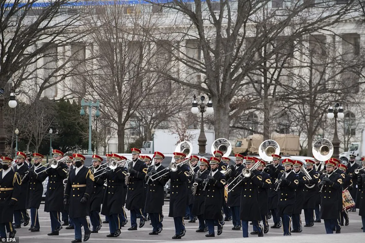 Tổng thống đắc cử Joe Biden tới Washington chuẩn bị cho lễ tuyên thệ nhậm chức - Ảnh 1.