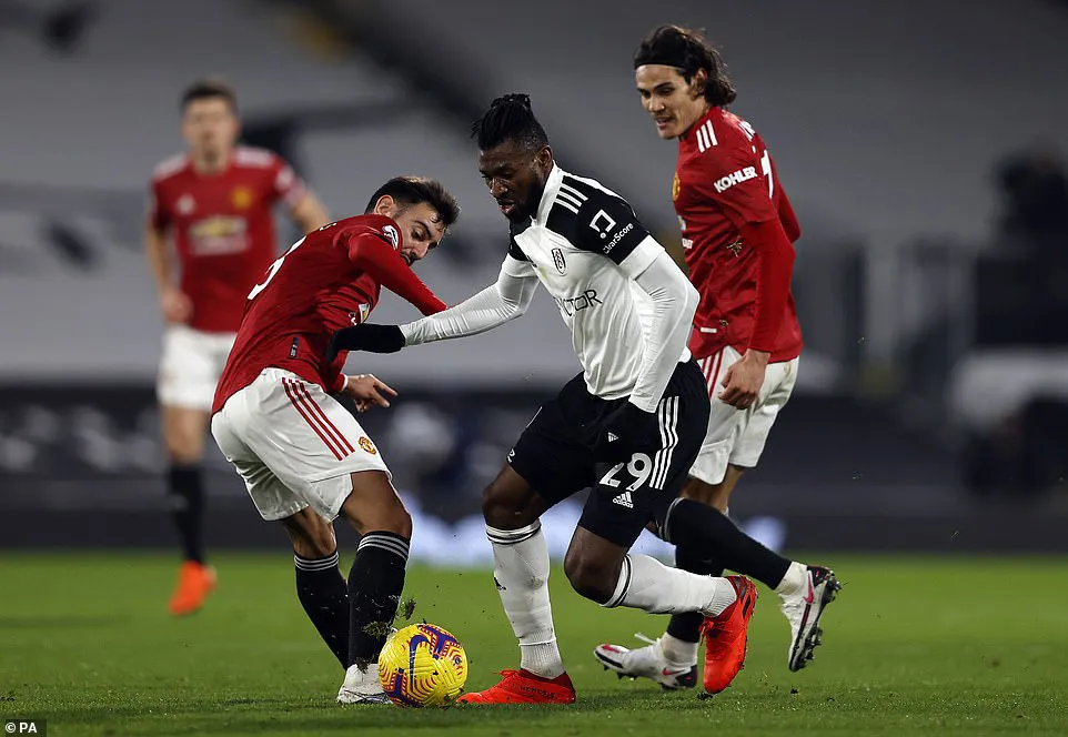 Fulham 1-2 Man Utd: Pogba tỏa sáng, Manchester United trở lại ngôi đầu - Ảnh 5. Fulham 1-2 Man Utd: Pogba tỏa sáng, Manchester United trở lại ngôi đầu - Ảnh 5.