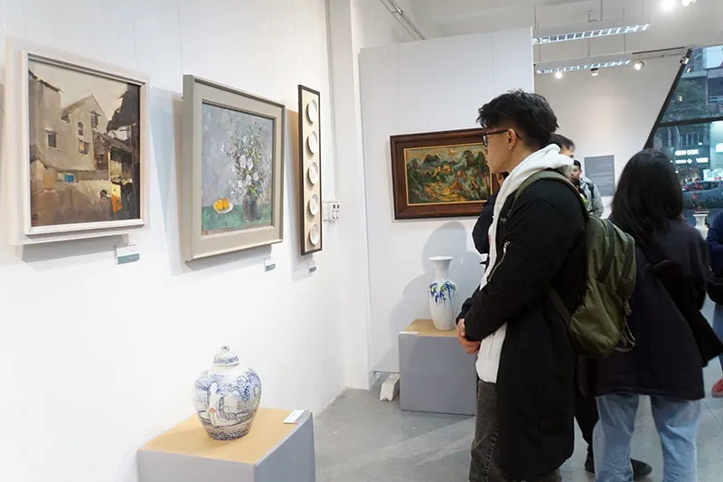 Chào Xuân mở màn khu triển lãm nghệ thuật Art Gallery của SV Kiến Trúc - Ảnh 3.