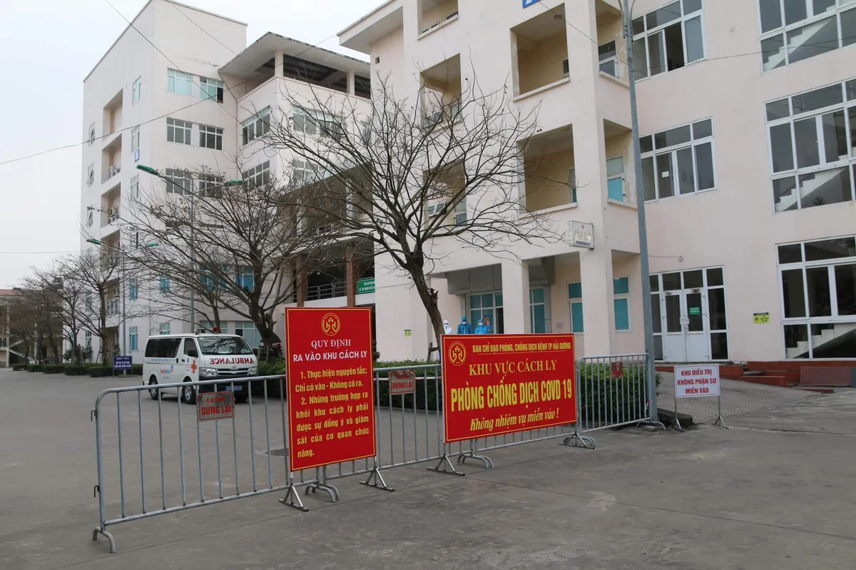 Bệnh viện dã chiến thứ 2 của Hải Dương đón bệnh nhân COVID-19 - Ảnh 1.