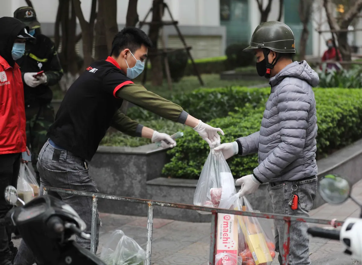 Phong tỏa 1 tòa chung cư ở khu đô thị Times City vì có ca mắc COVID-19 - Ảnh 4.