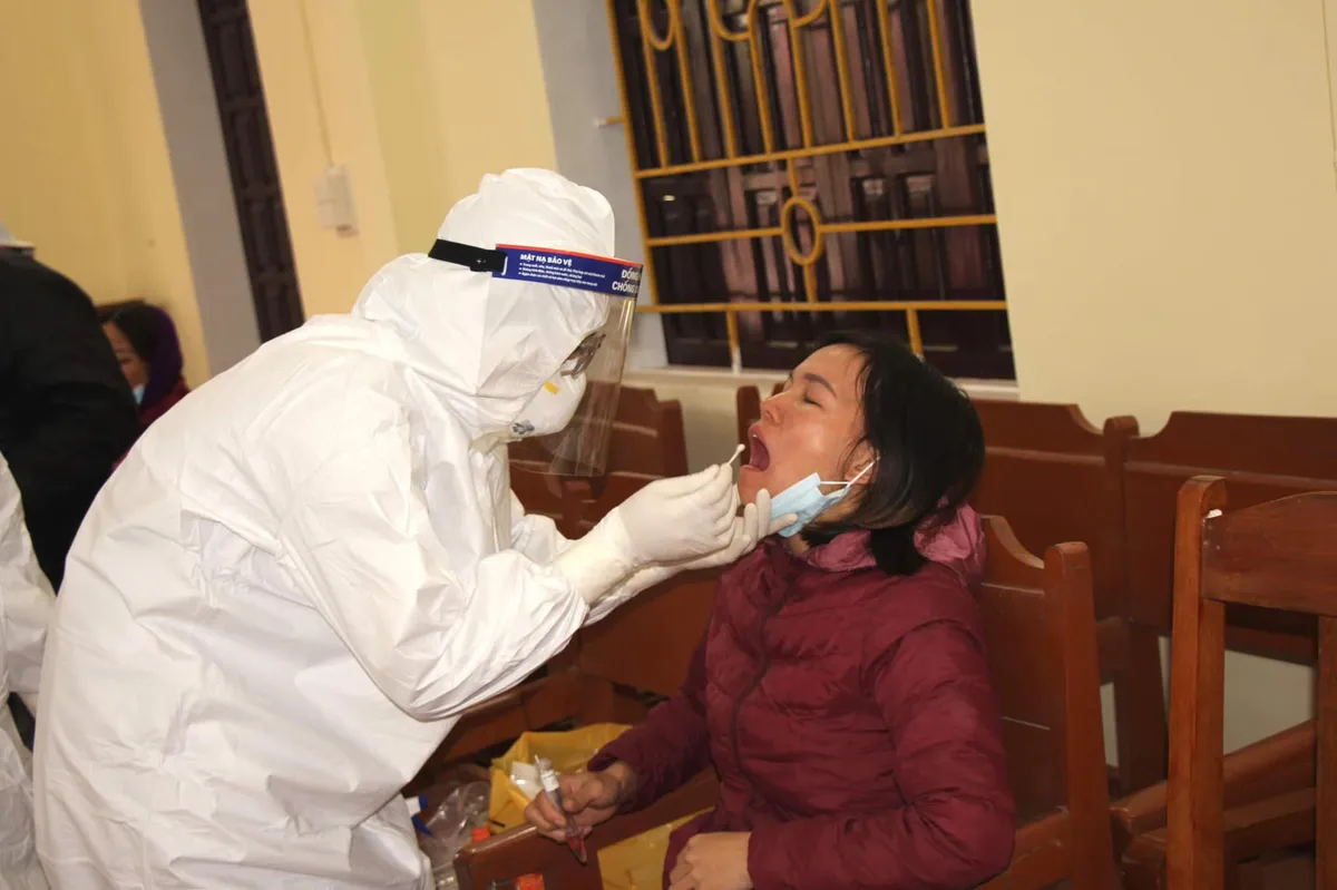 Hôm nay (30/1): Tiến hành lấy 5.000 mẫu xét nghiệm tại tâm dịch Chí Linh - Ảnh 12. Hôm nay (30/1): Tiến hành lấy 5.000 mẫu xét nghiệm tại tâm dịch Chí Linh - Ảnh 12.
