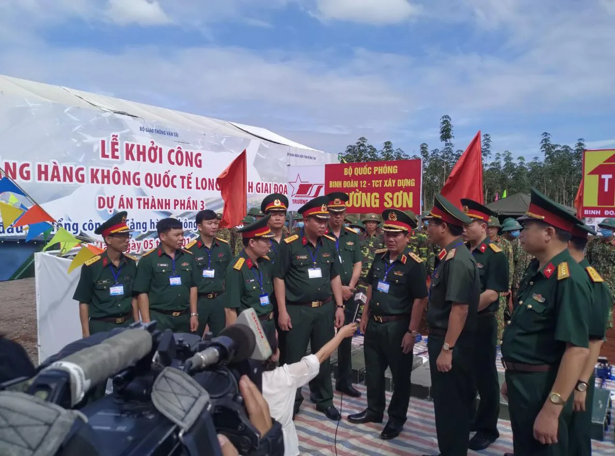 Ngắm dàn thiết bị khủng rà phá bom mìn xây dựng sân bay quốc tế Long Thành - Ảnh 1.