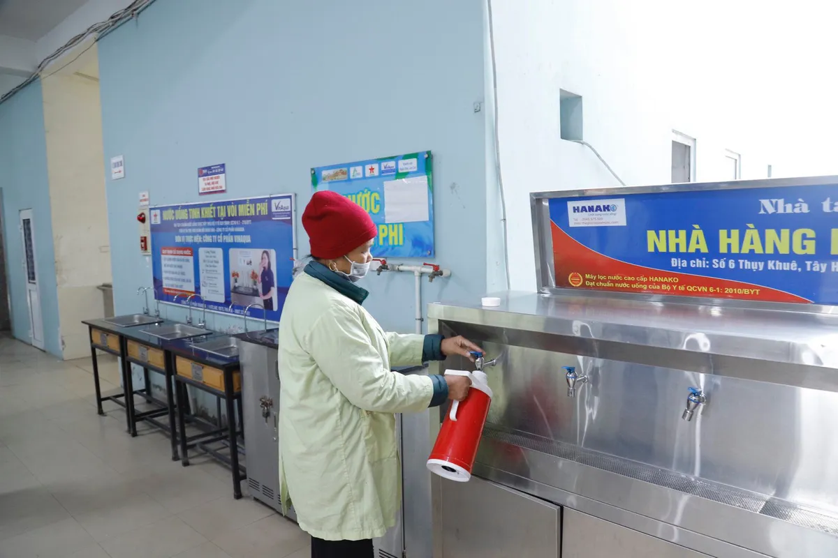 Bệnh viện K triển khai chống rét cho bệnh nhân ung thư - Ảnh 3. Bệnh viện K triển khai chống rét cho bệnh nhân ung thư - Ảnh 3.