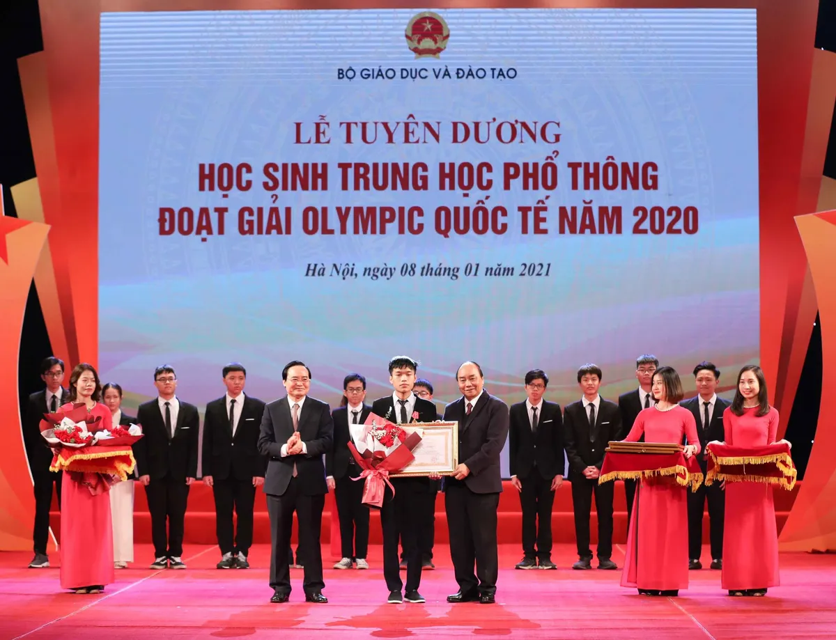 Thủ tướng chúc mừng các học sinh đoạt giải Olympic quốc tế năm 2020 - Ảnh 4.