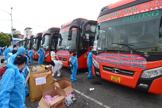 Hàng loạt địa phương chủ động đón và hỗ trợ người dân trở về quê - Ảnh 2.