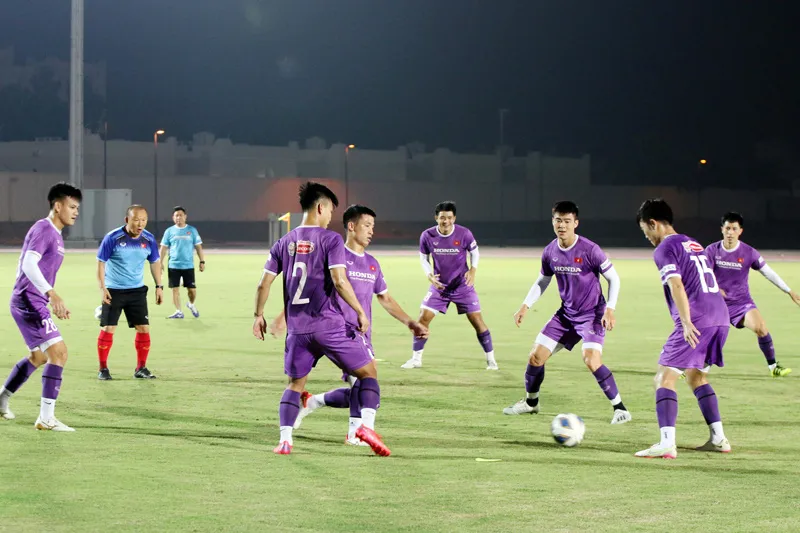 ĐT Việt Nam rèn bài tấn công, Quế Ngọc Hải trở lại tập luyện - Ảnh 4. ĐT Việt Nam rèn bài tấn công, Quế Ngọc Hải trở lại tập luyện - Ảnh 4.