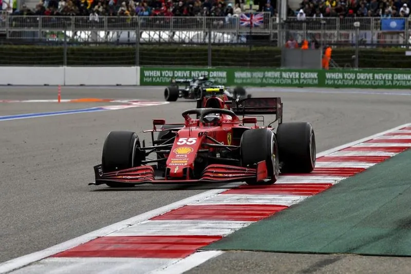 Carlos Sainz hài lòng với màn trình diễn tại GP Thổ Nhĩ Kỳ - Ảnh 1. Carlos Sainz hài lòng với màn trình diễn tại GP Thổ Nhĩ Kỳ - Ảnh 1.