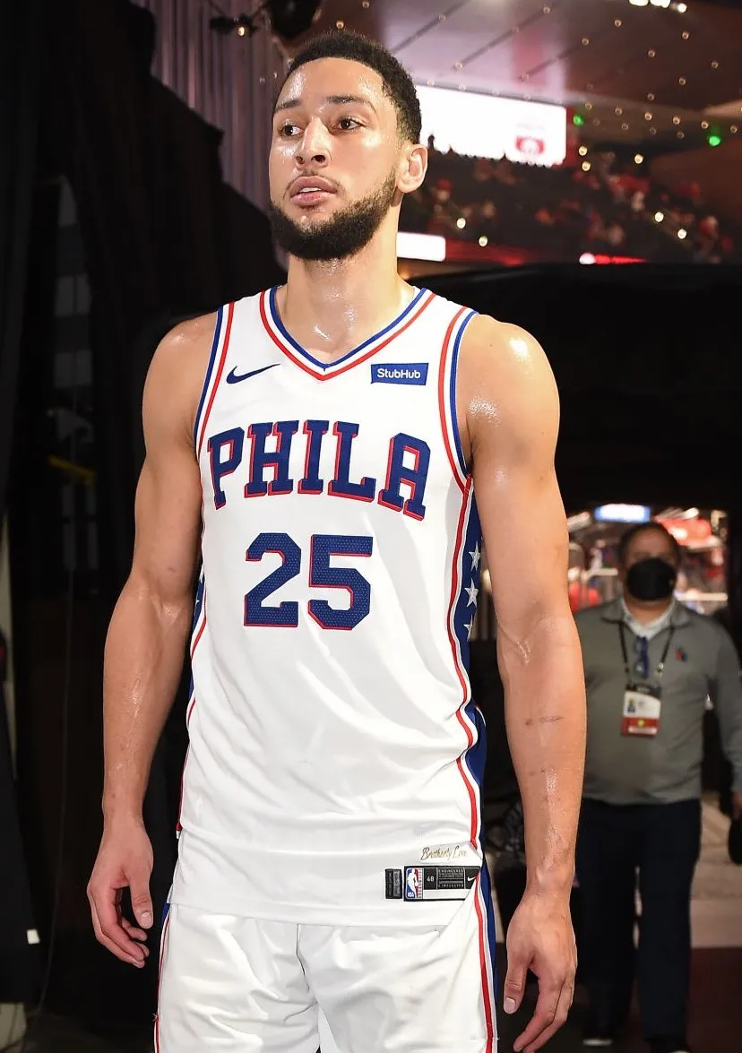 Ben Simmons bất ngờ trở lại Philadelphia 76ers - Ảnh 1. Ben Simmons bất ngờ trở lại Philadelphia 76ers - Ảnh 1.