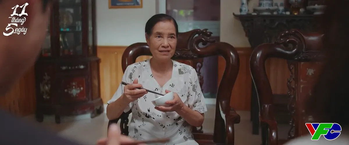 11 th&aacute;ng 5 ng&agrave;y - Tập 34: Nhi muốn tự tay nấu m&acirc;m cơm giỗ mẹ - Ảnh 3.