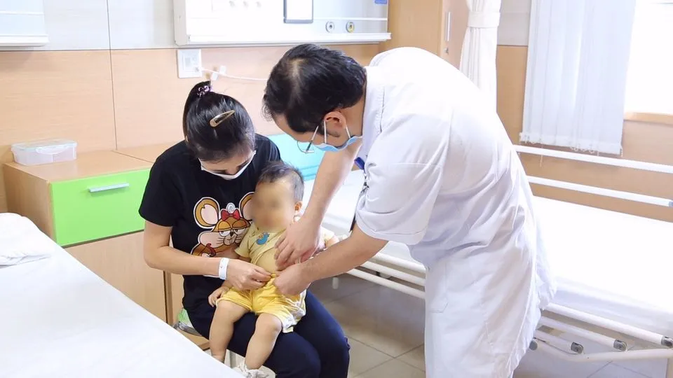 Hội chẩn trực tuyến, kết nối từ xa: Xóa nhòa khoảng cách trong điều trị bệnh nhân nặng - Ảnh 1. Hội chẩn trực tuyến, kết nối từ xa: Xóa nhòa khoảng cách trong điều trị bệnh nhân nặng - Ảnh 1.