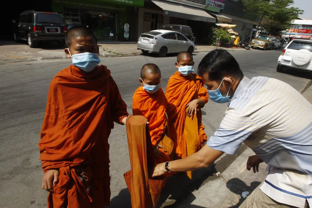 Indonesia trước nguy cơ làn sóng dịch mới, Nga ghi nhận số ca mắc/ngày cao kỷ lục - Ảnh 2.