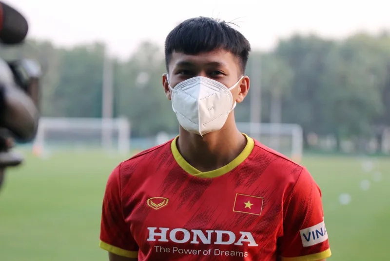 ĐT U23 Việt Nam rèn lối chơi chuẩn bị cho cuộc “tổng duyệt” trước U23 Kyrgyzstan - Ảnh 2. ĐT U23 Việt Nam rèn lối chơi chuẩn bị cho cuộc “tổng duyệt” trước U23 Kyrgyzstan - Ảnh 2.