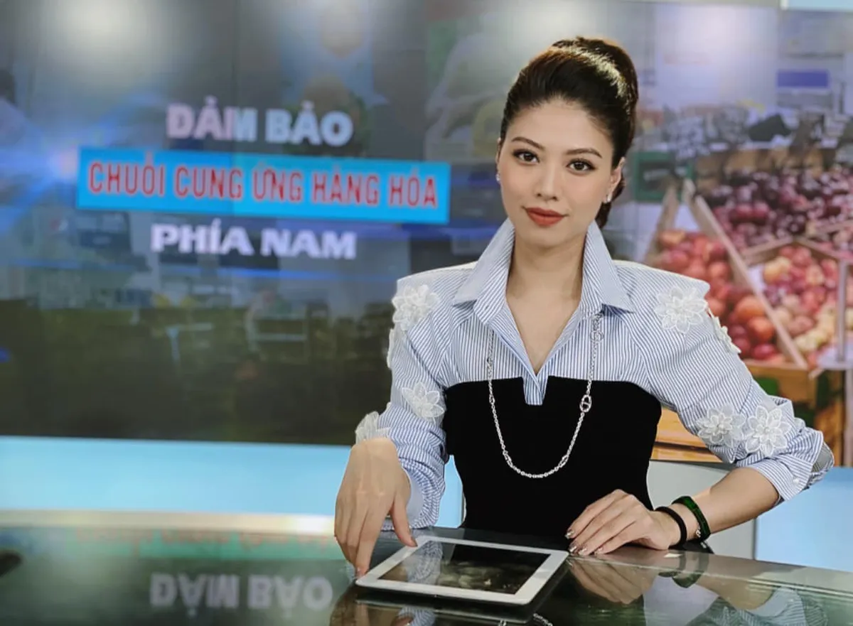 Vẻ xinh đẹp giữa đời thường của MC, biên tập viên VTV - Ảnh 10.