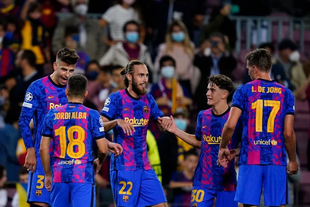 Pique ghi bàn duy nhất, Barca thắng trận đầu tại Champions League mùa này - Ảnh 2.