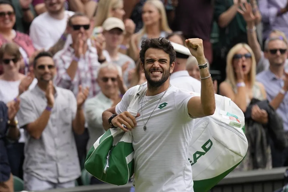 Matteo Berrettini giành suất thứ 6 dự ATP Finals 2021 - Ảnh 1. Matteo Berrettini giành suất thứ 6 dự ATP Finals 2021 - Ảnh 1.