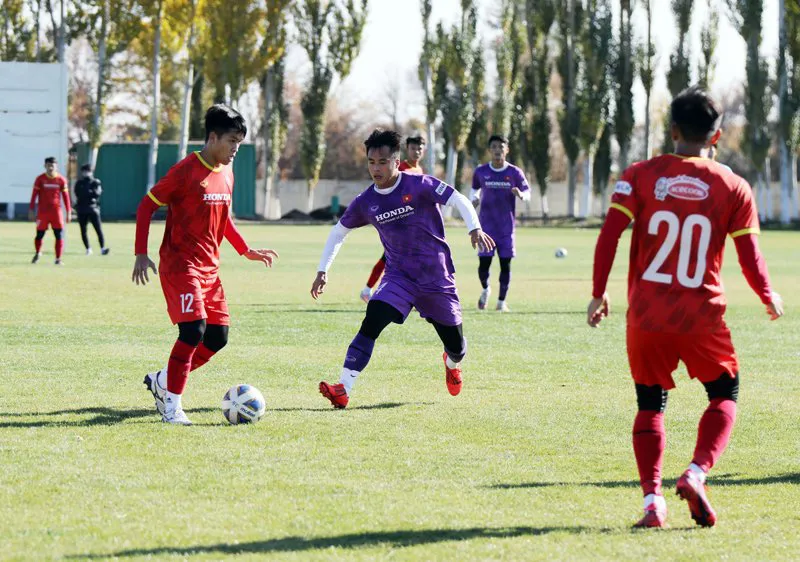 ĐT U23 Việt Nam chia quân đấu tập, HLV Park Hang-seo hài lòng về sự nỗ lực của các học trò - Ảnh 1. ĐT U23 Việt Nam chia quân đấu tập, HLV Park Hang-seo hài lòng về sự nỗ lực của các học trò - Ảnh 1.