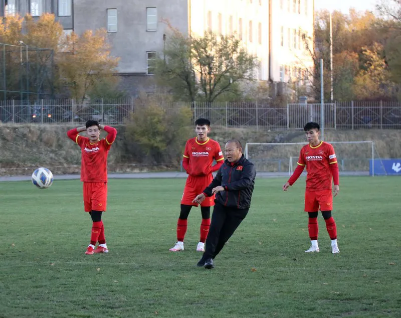 HLV Park Hang-seo giải tỏa áp lực cho các học trò trước thềm Vòng loại U23 châu Á 2022 - Ảnh 7. HLV Park Hang-seo giải tỏa áp lực cho các học trò trước thềm Vòng loại U23 châu Á 2022 - Ảnh 7.