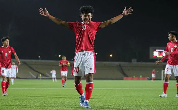 Vòng loại U23 châu Á 2022 | HLV U23 Indonesia nói gì sau trận thua sát nút U23 Australia? - Ảnh 2. Vòng loại U23 châu Á 2022 | HLV U23 Indonesia nói gì sau trận thua sát nút U23 Australia? - Ảnh 2.