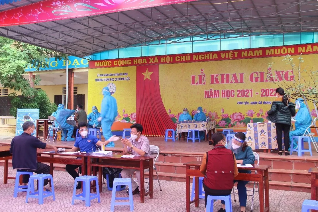Phú Thọ đẩy nhanh tốc độ tiêm vaccine ngừa COVID-19 trên diện rộng - Ảnh 1. Phú Thọ đẩy nhanh tốc độ tiêm vaccine ngừa COVID-19 trên diện rộng - Ảnh 1.