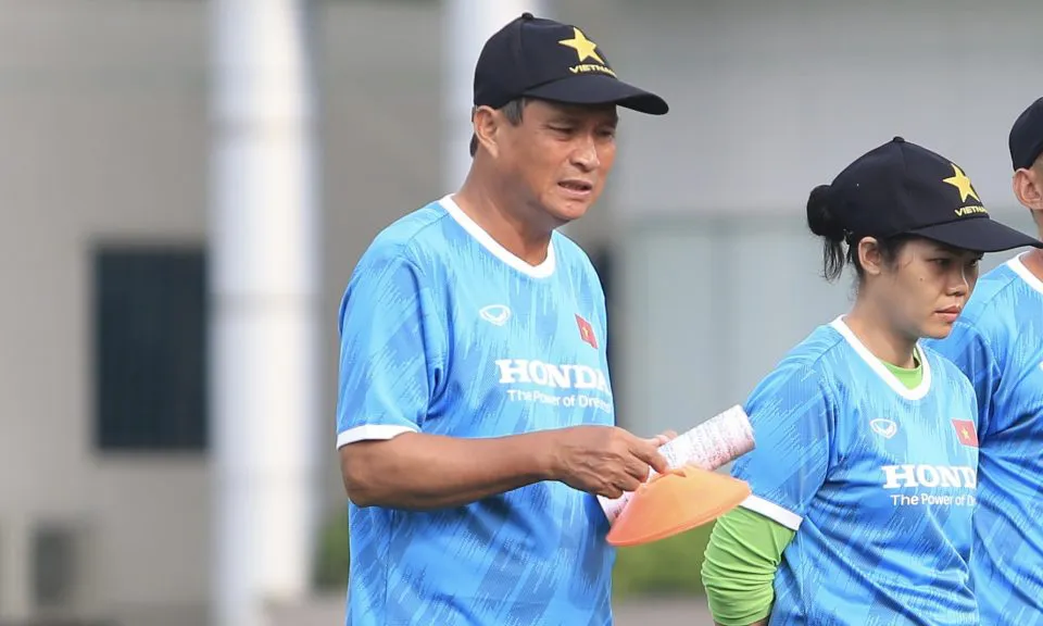 HLV Mai Đức Chung: “Đội tuyển nữ Việt Nam quyết tâm giành vé dự World Cup” - Ảnh 1. HLV Mai Đức Chung: “Đội tuyển nữ Việt Nam quyết tâm giành vé dự World Cup” - Ảnh 1.