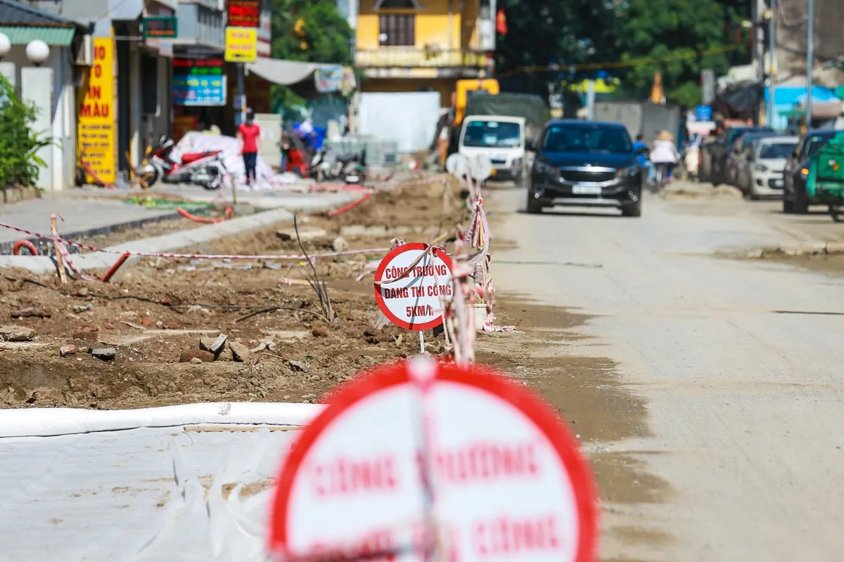 Tăng tốc thi công cải tạo đường Vũ Trọng Phụng sau nhiều năm chậm tiến độ - Ảnh 5.