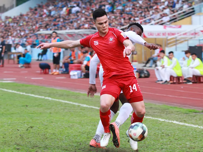 Chuyển động V.League: CLB Hải Phòng đón HLV Chu Đình Nghiêm, chia tay Adriano Schmidt - Ảnh 1.