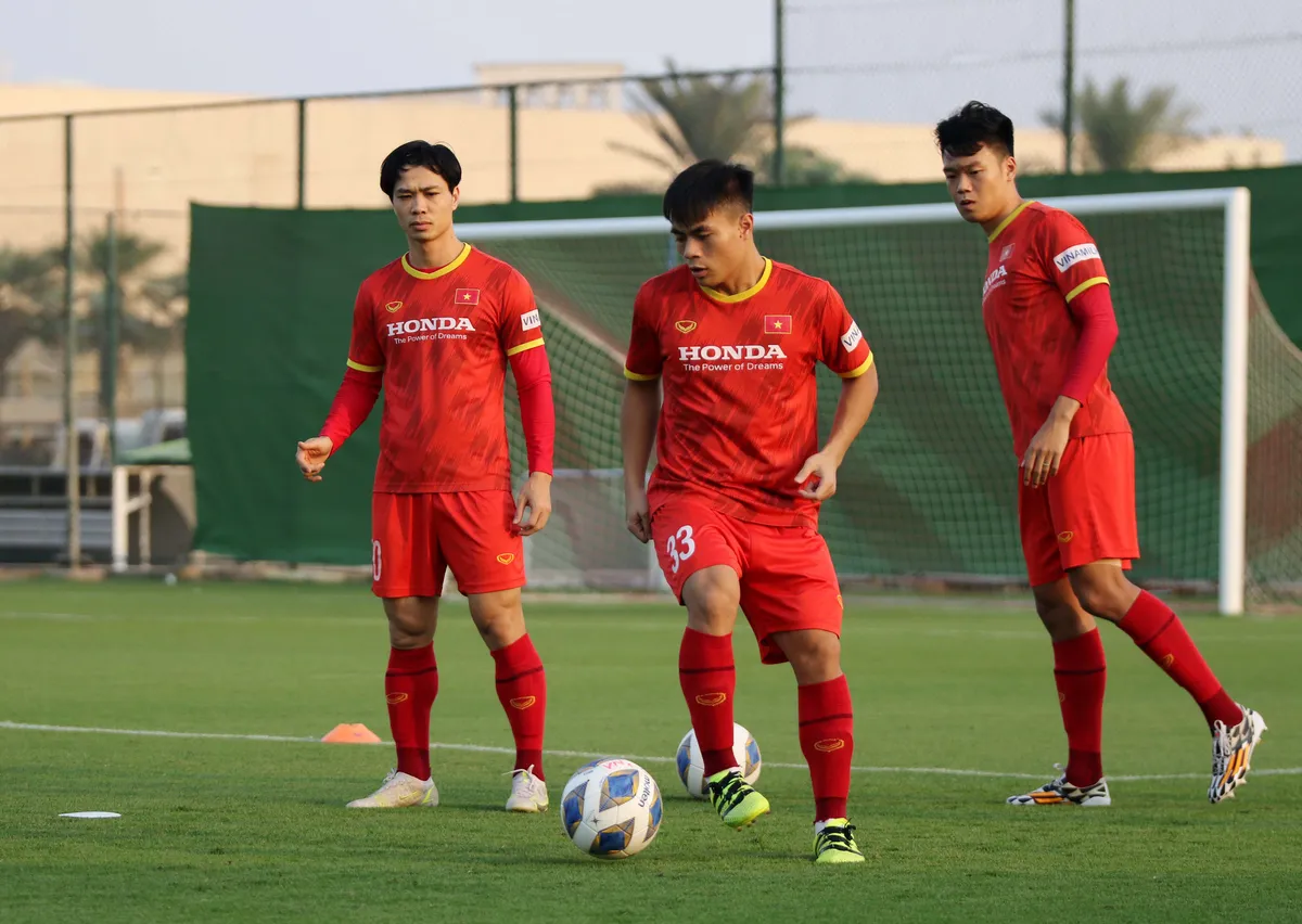 ĐT Việt Nam điều chuyển 2 cầu thủ sang U22 Việt Nam trước khi lên đường đi Oman - Ảnh 5. ĐT Việt Nam điều chuyển 2 cầu thủ sang U22 Việt Nam trước khi lên đường đi Oman - Ảnh 5.